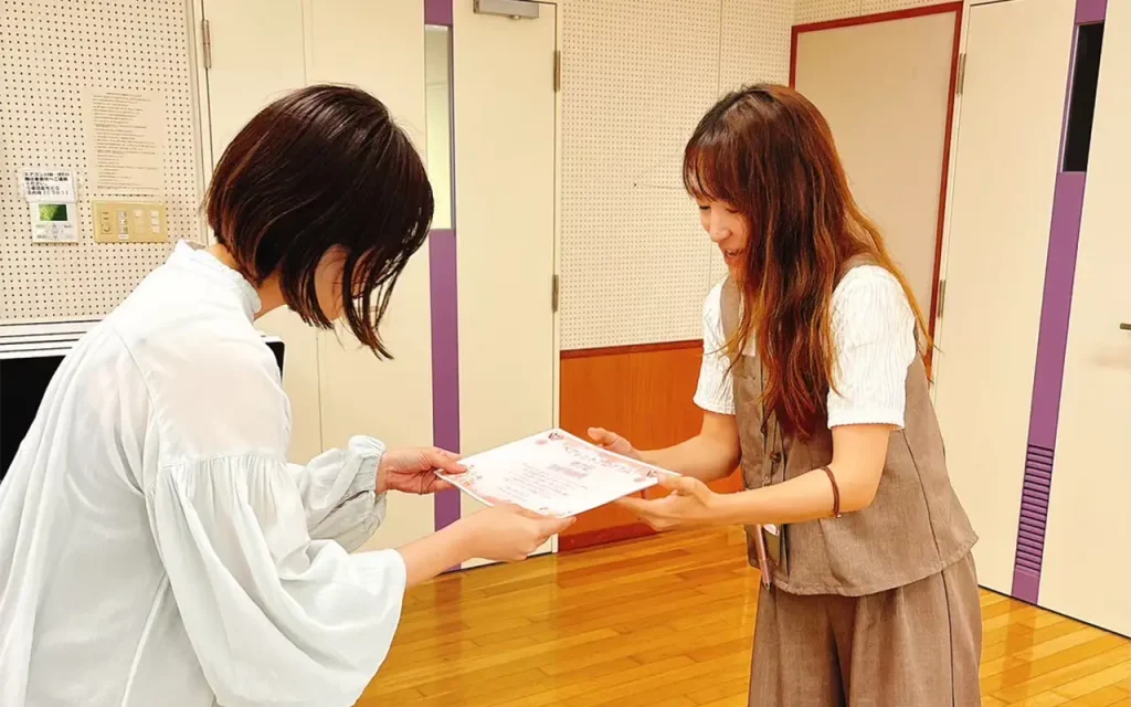 南風原町ペアレント・プログラムの修了証授与