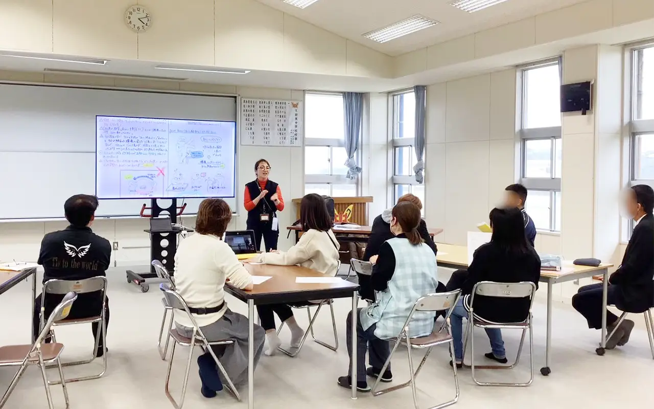 島プロジェクトの一環で研修を行うゆいまわる代表仲間