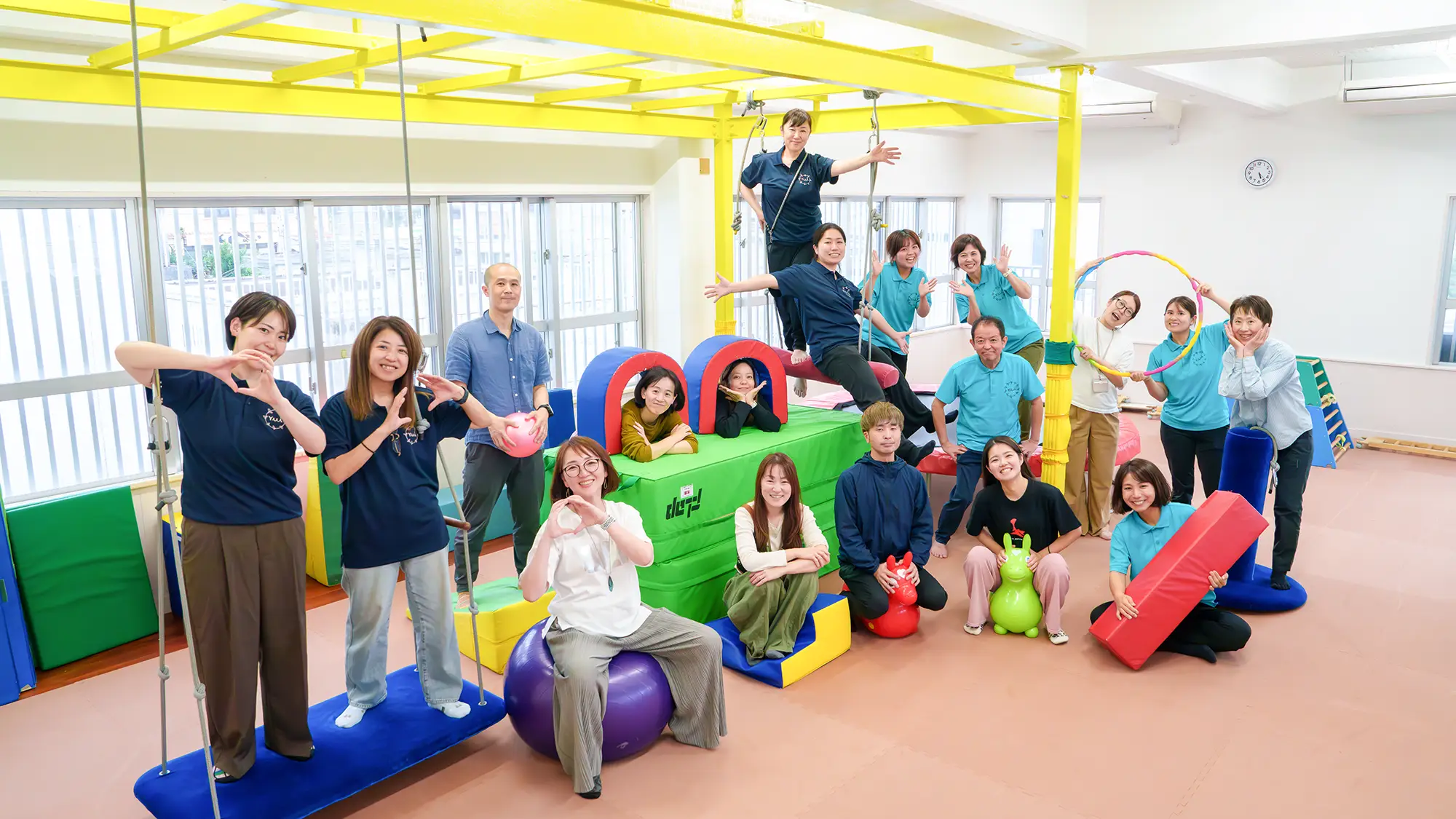 YUIMAWARU株式会社 社員集合写真